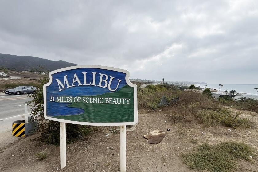 MALIBU CA SEPTEMBER 12, 2024 -A magnitude-4.7 earthquake centered near Malibu rattled a large swath of the Southland Thursday morning, Sept. 12, 2024, but there were no immediate reports of damage or injuries. The earthquake struck at 7:28 a.m., centered 3.5 miles northwest of Malibu and 4.9 miles southwest of Agoura Hills, according to the U.S. Geological Survey. (Brian van der Brug / Los Angeles Times)