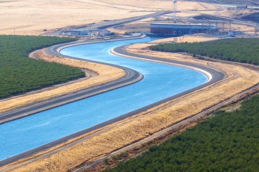 Los Banos, CA - September 25: the California Aqueduct near Hwy. 165 on Wednesday, Sept. 25, 2024 in Los Banos, CA. (Brian van der Brug / Los Angeles Times)